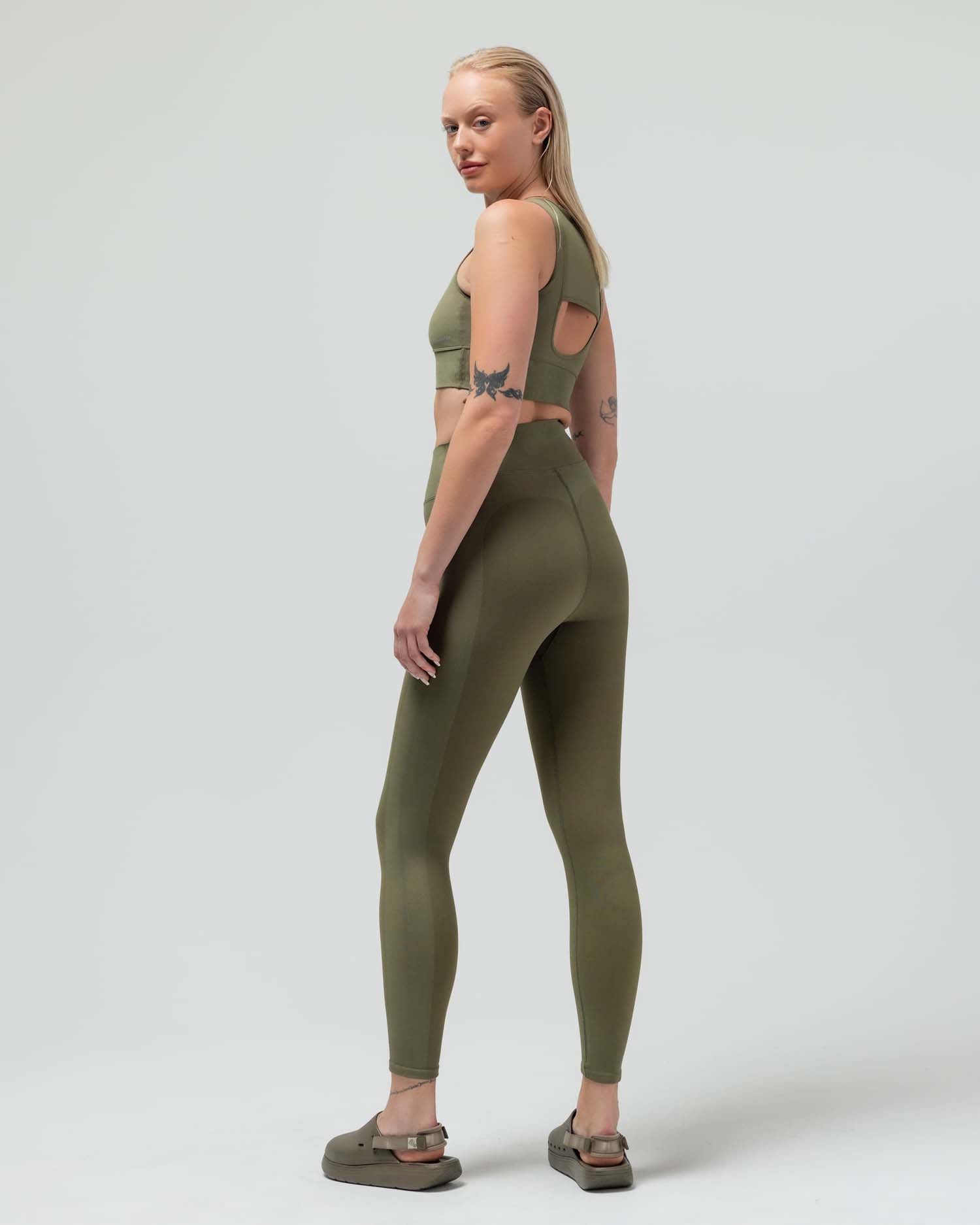 Buttoned Flap Pocket Seamed Cropped Leggings in Army Green - Retro, Indie  and Unique Fashion